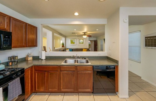 Tucson House | KINO/4 BR 2 BA/Fenced/Sleeps 8/Garage