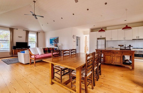 Port Fairy House | Kinsale Cottage - perfect central location