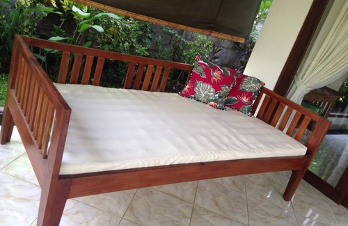 Purwakerti Cottage | Kirana Homestay - Leaf Bungalow