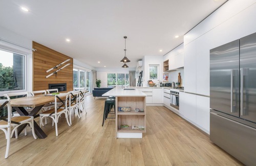 Wanaka Cottage | Kirimoko Retreat - Wanaka Holiday Home