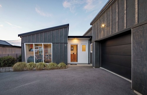 Wanaka Cottage | Kirimoko Retreat - Wanaka Holiday Home