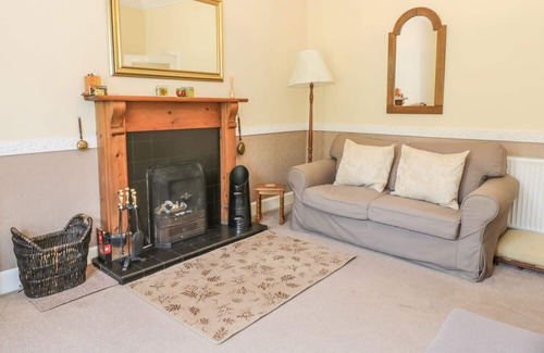 Chirnside Cottage | KIRKGATE COTTAGE, pet friendly, with open fire in Chirnside