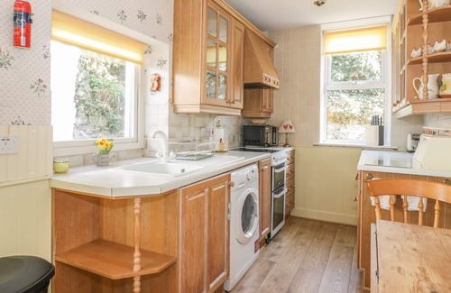 Chirnside Cottage | KIRKGATE COTTAGE, pet friendly, with open fire in Chirnside
