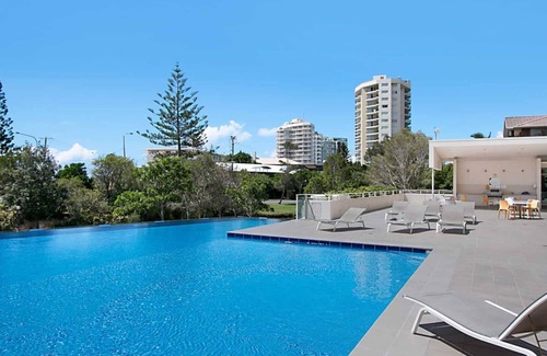 Coolangatta Apartment | Kirra Surf 508 - Enjoy Kirra beachfront luxury - Linen Provided - Min. 3 night stays!