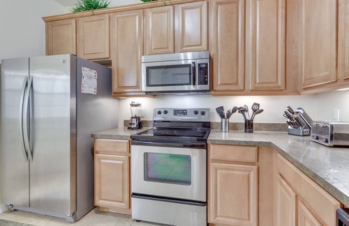 West Kissimmee House | Kissimmee Retreat w/Pool Access < 4 Mi to Disney!