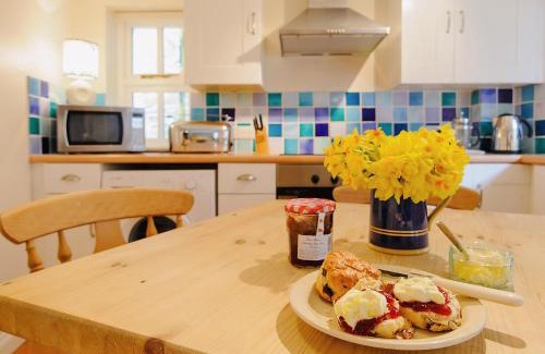 Mousehole House | Kitchen Cottage