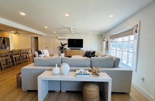 Surf City House | KITE FEST WEEKEND-dates available! Brand new! Ocean block, heart of Surf City