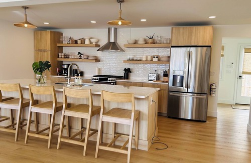 Surf City House | KITE FEST WEEKEND-dates available! Brand new! Ocean block, heart of Surf City