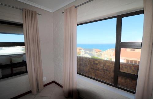 L'Agulhas House | Kitta In Struisbaai