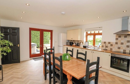 Flamborough House | KITTIWAKE, pet friendly, character holiday cottage in Flamborough