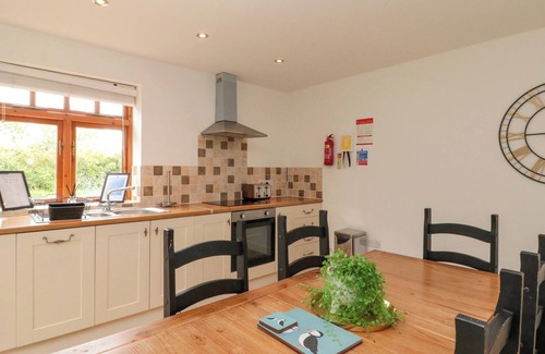Flamborough House | KITTIWAKE, pet friendly, character holiday cottage in Flamborough