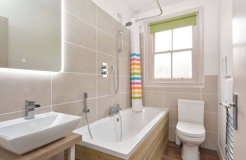 St. Andrews Cottage | Kittocks Muir - a cottage that sleeps 6 guests in 3 bedrooms
