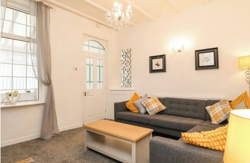 Blackpool Cottage | Kitty Cottage - Blackpool Home - Warm & Welcoming! Dogs most welcome!