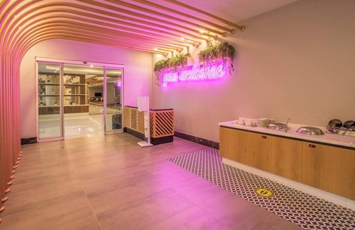 Orhaniye House | KIZ KUMU PLAJINA 5DK MESAFEDE COCUK OYUN SALONU İLE AİLE BOYU APARTMAN DAİRESİ