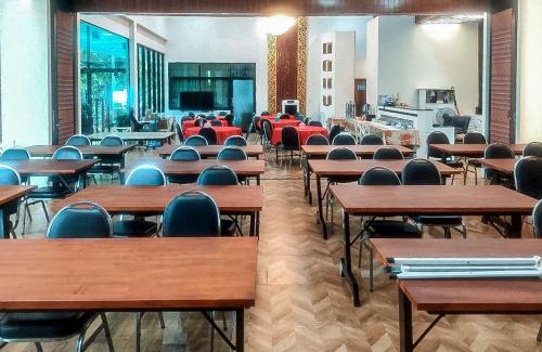Uthai Thani Hotel | Klang Mueang Villa