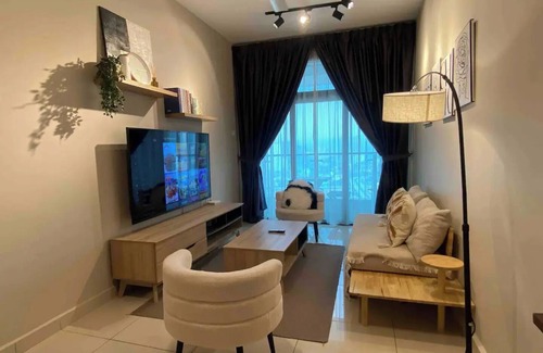 Kuala Lumpur City Centre Condo | KLCC view with Netflix & 100MB/s WiFinn