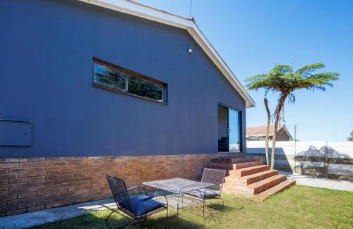 George Apartment | Klein Geheim Garden Cottage