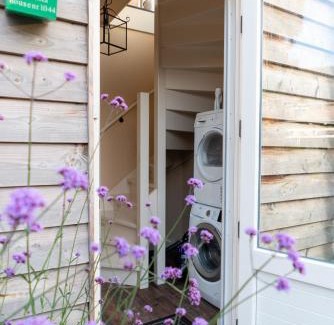 Municipality of Kaag en Braassem House | klein polderhuis - bollenschuur