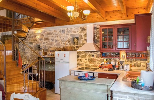 Kalavrita Villa | Kleitor Stone Villa - Peloponnese Getaway