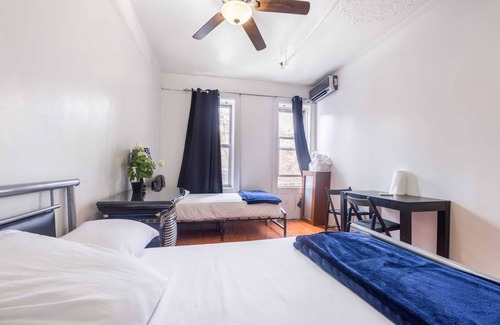 Crown Heights House | KLO Room #3 With Private Bathroom