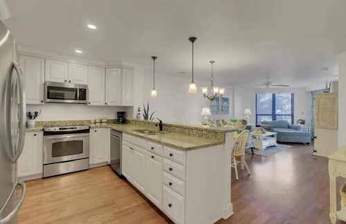 Isle of Palms Condo | “Knee Deep” at 104 Summer House | Oceanfront | Updated Kitchen and Baths | Walk Off Deck to Acces.