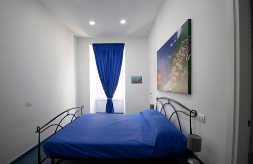 Posillipo House | Knight House