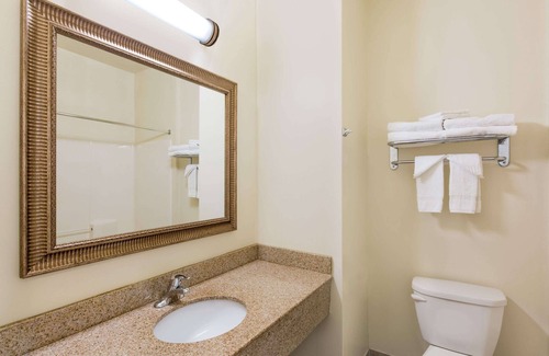 Palmyra Hotel | Knights Inn Palmyra
