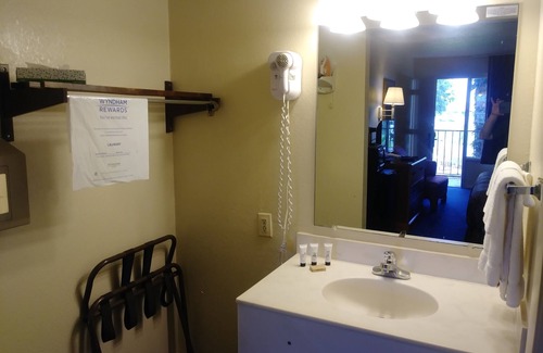 San Antonio Hotel | Knights Inn San Antonio near Frost Bank Center