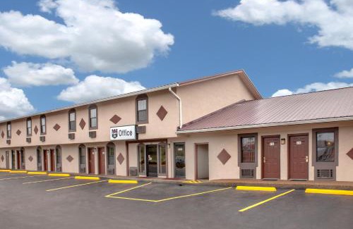 Parkers Crossroads Hotel | Knights Inn Wildersville