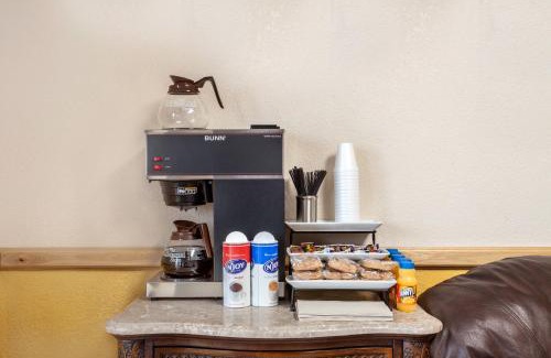 Parkers Crossroads Hotel | Knights Inn Wildersville