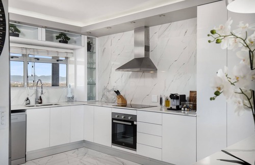 Century City Apartment | Knightsbridge E906