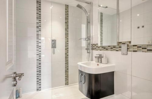 Brompton & Hans Town Apartment | Knightsbridge Harrods 2 Bed 2 Bath with Terrace