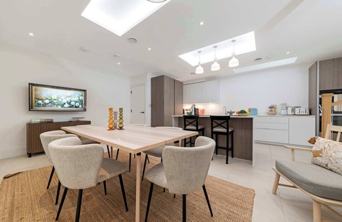 Knightsbridge House | Knightsbridge Mews KM120