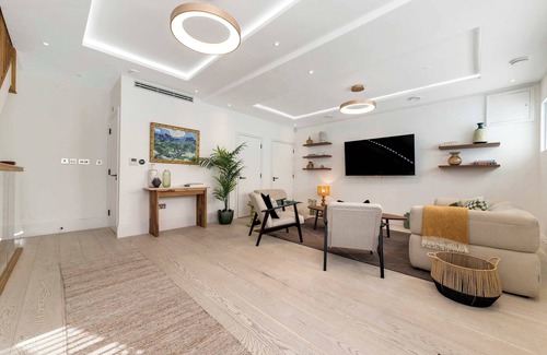 Knightsbridge House | Knightsbridge Mews KM120