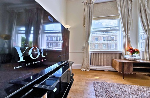 Knightsbridge and Belgravia Apartment | Knightsbridge & South Kensington, Private Garden Super King 2Beds 2Bath by Hyde Park & Royal Albert Hall