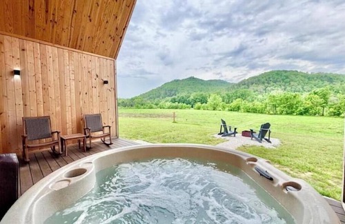 Stanton Cabin | Knob Hill at Three Suns Cabins