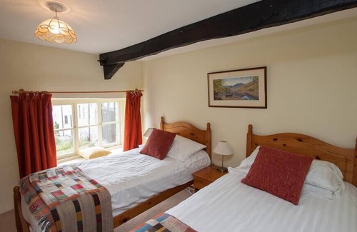 Troutbeck Bridge Cottage | KNOTTS FARMHOUSE, family friendly, with a garden in Windermere