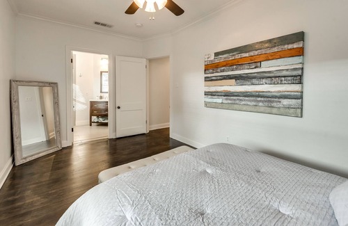 Knox - Henderson House | Knox Henderson, great location, restaurants and shops minutes away!