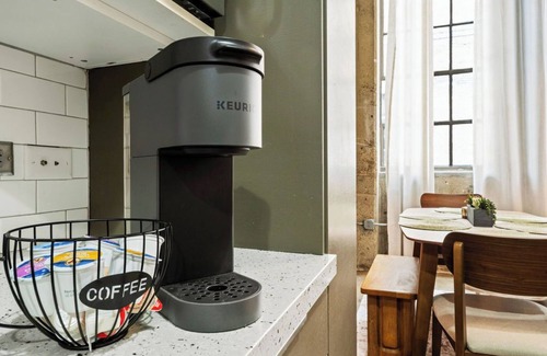 Old City Condo | Knox Loft Walk to Market Square & UT One of a Kind Mural + Arcade Fun
