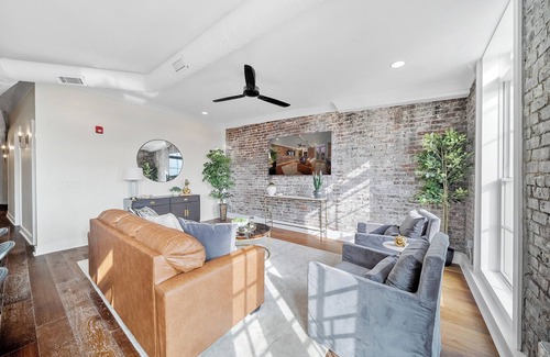 Downtown Knoxville Condo | Knoxtopia: BRAND-NEW Downtown Knoxville Condo in Historic Century Building