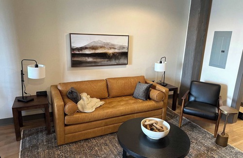 Downtown Knoxville Condo | Knoxville Old City Hideaway - Free Parking
