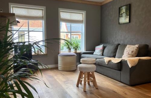 Jorwert Apartment | Knus Afke appartement aan het water in Jorwert