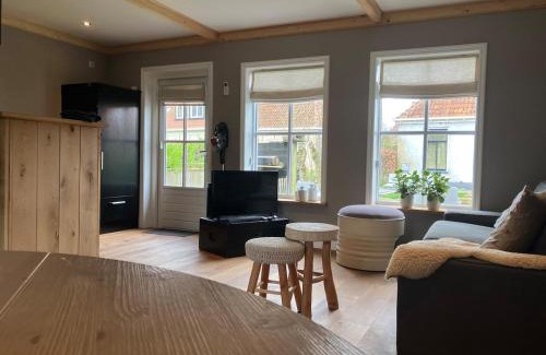 Jorwert Apartment | Knus Afke appartement aan het water in Jorwert