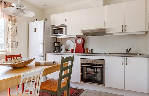 Laholm Apartment | Kockabygget: Charming holiday apartment on a rural farm outside Laholm | SE02059