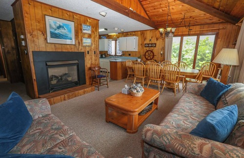 Southern Shores House | Kohler Cottage - 4 BR Oceanfront Cottage in Southern Shores w/Elevator
