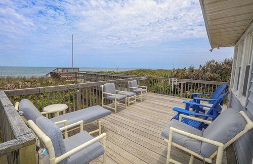 Southern Shores House | Kohler Cottage - 4 BR Oceanfront Cottage in Southern Shores w/Elevator
