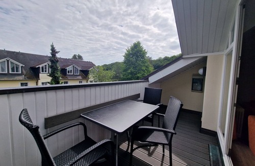 Binz Apartment | Komfort Ferienwohnung mit 1 Schlafzimmer und Balkon im Dachgeschoss