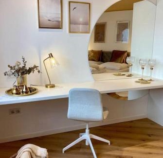 Friedrichstadt Apartment | Komfort - Suite zentral, mit Balkon und Waschmaschine