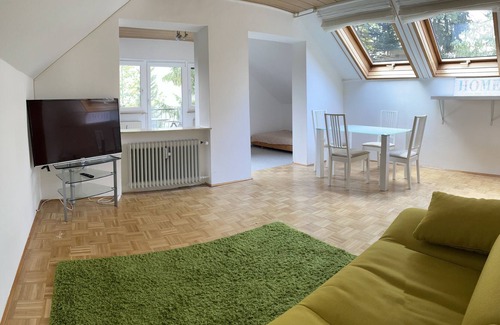 Sudstadt Apartment | Komfortable und Helle Wohnung mit Balkon in der Nähe von Stadt