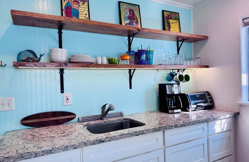 Kona Palisades Apartment | Kona Garden Studio Ohana: private sunset lanai & seasonal fruit from the garden!